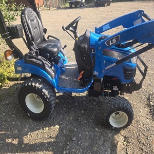 Mini-tracteur robuste pour applications agricoles avec une construction durable, une forte traction et des performances puissantes - Product Image 6