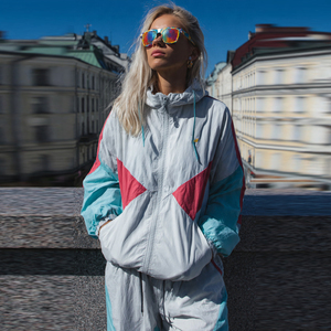 ชุดวอร์มกันลมกันน้ำ OEM สำหรับผู้หญิง เสื้อแจ็คเก็ต กางเกงขายาว เสื้อคลุมสำหรับตั้งแคมป์ เสื้อกันฝนแบบมีฮู้ด - Product Image 2