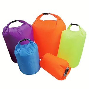 Ensemble de sacs étanches en nylon violet, orange, vert et bleu avec fermeture à enroulement pour usage extérieur - Product Image 1