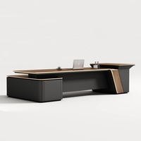 Suite de bureau de direction avec bureau en HPL à motif marbre et armoire haute intégrée en contreplaqué E1 – Solution de rangement professionnelle