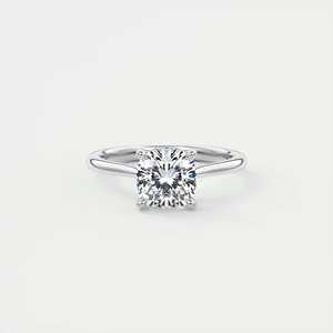 Bague de fiançailles style cathédrale avec halo caché, diamant de laboratoire taille coussin de 2,80 carats et or blanc 14 carats - Product Image 3