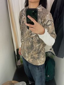 Camiseta de Camuflaje Personalizada para Hombre, Estilo Urbano en Capas, Camiseta Interior de Manga Larga, Camisa de Camuflaje Holgada Informal, Atuendo de Moda - Product Image 2