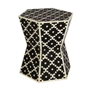 Taburete Artesanal con Incrustaciones de Hueso, Mesa Auxiliar Hexagonal Geométrica en Blanco y Negro, Mueble de Lujo para Sala de Estar, Fabricación Propia - Product Image 1