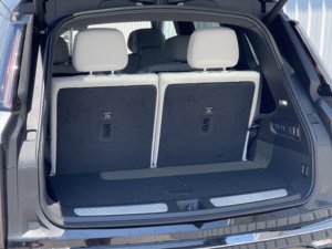 SUV Eléctrico Super Lujoso Cadillac VISTIQ Sport con Tracción en las Cuatro Ruedas, Techo Panorámico y Asientos de Cuero - Product Image 4