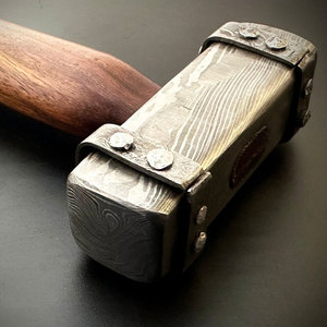Martillo de Acero de Damasco Hecho a Mano, Duradero, con Patrón Único en Capas, para Artesanía, Ferretería, Bricolaje y Uso en Taller - Product Image 3