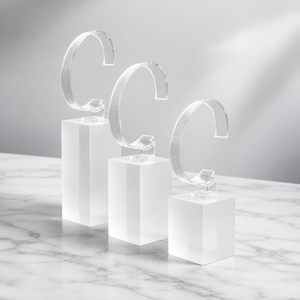 Présentoir à montres en acrylique à coins coupés - Design moderne pour un montage facile, utilisation sur bureau et décoration intérieure - Product Image 2