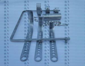 เครื่องมือผ่าตัดข้อสะโพกแบบ Sambrialmed International Stainless Steel Manual Charnley Self Retaining Retractor ใบมีดกลมพร้อมโซ่ถ่วงน้ำหนัก - Product Image 3
