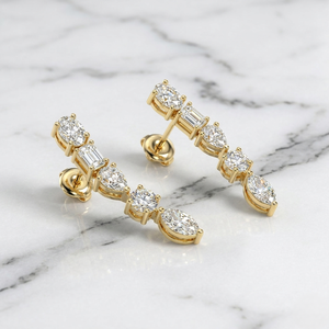 Boucles d'oreilles pendantes courbées à griffes, diamants de laboratoire 1,40 carat (CTW) de formes variées, plaqué or 18 carats, pour un luxe certifié - Product Image 3