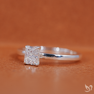 Bague de fiançailles en diamant de laboratoire taille radiant 0,5 carat certifié IGI, or massif 10K, solitaire - Product Image 2