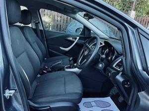 Astra 2010 1.6 16V Exclusive 5 Puertas Euro 5 Gasolina Hatchback - Product Image 5