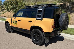 Auto Usado de Alto Rendimiento, Land Rover Defender S 110 Trophy Edition 2022, SUV Usado, Listo para Enviar - Product Image 4