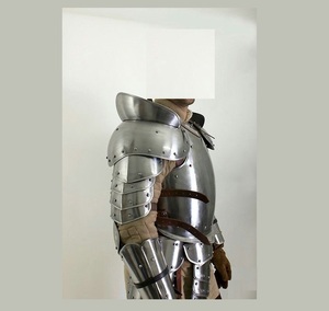 Fabricante confiable de armaduras metálicas de acero con placas articuladas para estatuas de caballeros y uso decorativo - Product Image 1