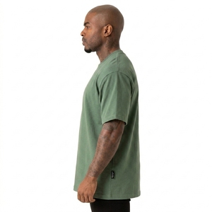 เสื้อยืดคอกลมแขนสั้นสีเขียวล้วนสำหรับผู้ชาย น้ำหนัก 220 กรัม ทรงปกติ ผ้าเจอร์ซีย์ถักอย่างดี 100% ผ้าฝ้าย แห้งเร็ว ด้านหน้าเรียบ ไม่มีลาย - Product Image 3