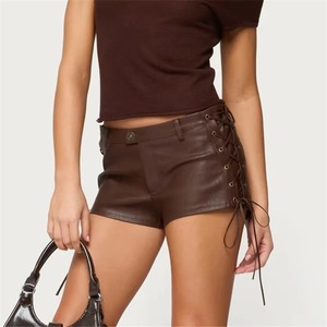 Shorts Mini de Cintura Baja de Piel Sintética para Mujer, Estilo Gótico Y2K, con Detalle de Cordones Laterales, Estilo Grunge Punk Rock, Corte Regular, Color Sólido - Product Image 5