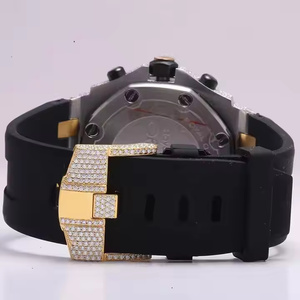 Reloj de Cuarzo con Diamantes Moissanite Estilo Iced Out de Steel Glow Trend para Hombre con Bisel de Alto Brillo y Construcción de Acero Premium - Product Image 2