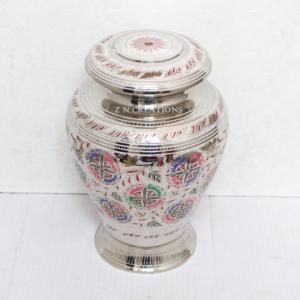 Urnas de Cremación de Latón de Primera Calidad, Grabadas a Mano, para Cenizas Humanas, Urna de Latón Personalizada, Urnas de Latón Hechas a Mano para Cenizas de Adultos, Venta al por Mayor - Product Image 3