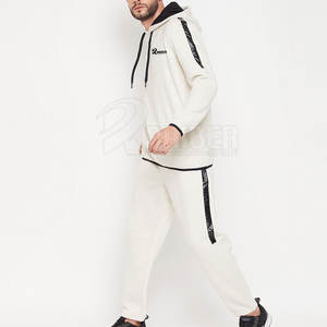 Chándal Transpirable para Hombre Diseñado para Mantenerte Cómodo Durante Deportes y Ocio - Product Image 2