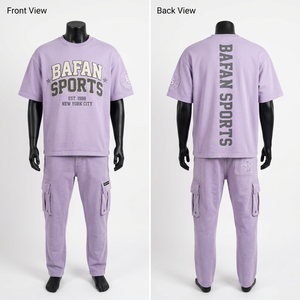 Conjunto de camiseta gráfica de algodón premium de 220 GSM y pantalones cargo para hombre, color lavanda, con logotipo personalizado serigrafiado. - Product Image 6