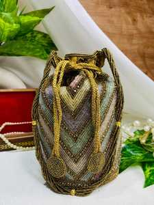 Sac seau en lin perlé pour femme, style bohème géométrique, fermeture magnétique, sac de luxe fait main pour fêtes et mariages, accent doré élégant - Product Image 1