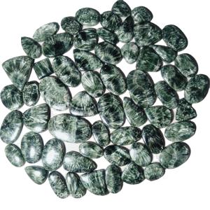 Vente en gros de pierres précieuses KHUSHI GEMS, séraphinite naturelle, cabochon, pierre précieuse en vrac, forme mixte, pour la guérison, bijoux en argent, tiers - Product Image 1
