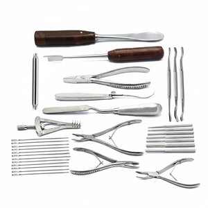 Ensemble de 32 instruments chirurgicaux orthopédiques (13 articles) - Product Image 1