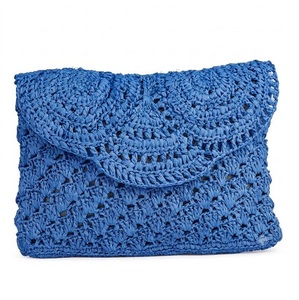 Pochette au crochet bleue style bohème avec fermeture à bouton, taille personnalisée, pour soirées estivales - Product Image 1