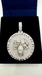 Colgante Hip Hop Personalizado para el Hogar, Plata 925, Chapado en Oro de 14k, Moissanita con Certificación GRA de 6.7CT, Diseño de Tres Monos Sabios - Product Image 3