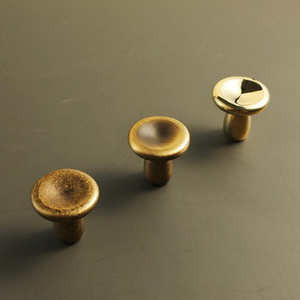 Pomo de latón macizo sin lacar con forma de hongo, estilo antiguo, para armario de cocina, tirador vintage para cajones, herrajes para muebles - Product Image 3