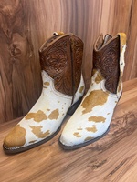 Bottines occidentales de style rustique avec des bottines sculptées pour femmes Bottes fabriquées en Inde en cuir véritable