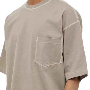 T-shirt graphique personnalisé avec poche et surpiqûres contrastées, col rond décontracté, coupe oversize, en tissu épais pour homme - Product Image 2