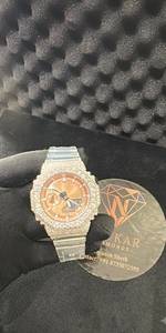 Reloj Iced Out con Moissanita, Movimiento de Cuarzo, Esfera Redonda, Resistente al Agua, Estilo Hip Hop Unisex, Bisel y Correa Personalizados - Product Image 3