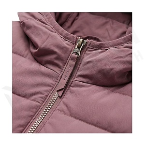 Chaqueta Acolchada con Capucha para Mujer, Invierno, Manga Larga, Color Sólido, Relleno de Poliéster, Cierre de Cremallera, Largo Regular - Product Image 4