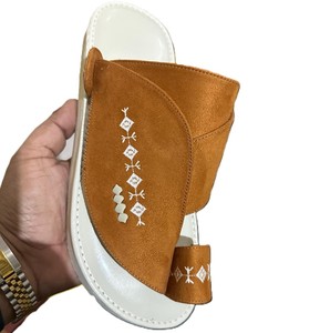 Zapatillas Árabes de Cuero Sintético de Alta Calidad con Suela Suave de PU Antideslizante y Elegante para Comodidad y Estilo, Moda Saudí en 2026 - Product Image 5