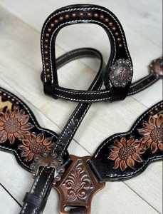Conjunto de cabezada y pechera de cuero vacuno 100% con estampado de cocodrilo holográfico y logotipo personalizado - Product Image 2