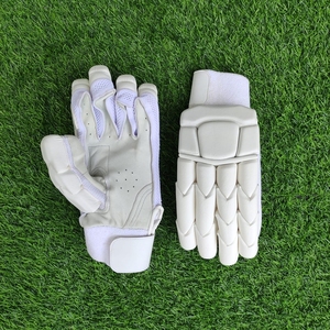 Gants de frappe de cricket en cuir Pittards professionnels personnalisés, légers, haute protection, rembourrage gris glacé, protège-mains de frappe. - Product Image 3