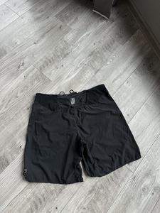 Shorts de compression pour hommes avec poches pour téléphone, collants de performance en spandex hautement extensibles pour la remise en forme, le yoga et la course à pied - Product Image 4