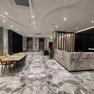 Dalles de marbre naturel très demandées pour les dessus de table, les comptoirs et les designs de meubles de salle de bain, disponibles à la vente - Product Image 6