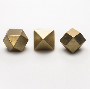 Nuevo pisapapeles de latón con diseño de pez, logotipo personalizado, 2 piezas para sujetar páginas y documentos en el escritorio, con un precio increíble. - Product Image 3