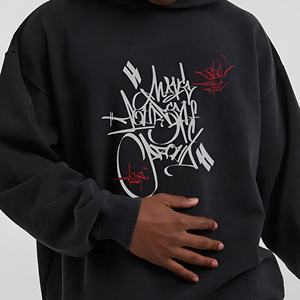 Sudadera con Capucha de Arte Abstracto Urbano con Graffiti, Estilo Oversize, Letras Audaces, Expresión Creativa, Prenda de Moda - Product Image 2