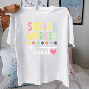 Camiseta informal para mujer de TRABAJADOR SOCIAL con diseño de escuadrón, ajuste cómodo impreso en tela de punto de algodón puro 100% - Product Image 1