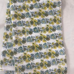 Tela Estampada Floral Amarilla, Estampada a Mano, 100% Algodón, Suave y Ligera, Estilo Boho, para Vestidos, Blusas, Ropa de Boutique para Mujeres y Niñas - Product Image 1
