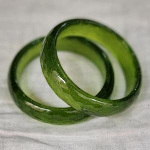 Bracelet jonc élégant en résine ronde avec finition lisse pour un usage quotidien et les collections de cadeaux tendance - Product Image 5