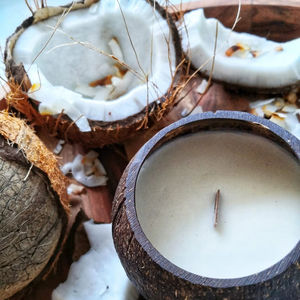 Velas Aromáticas Artesanales de Cáscara de Coco, Hechas en Vietnam, con Cera de Coco Natural, Venta al Por Mayor - Product Image 1