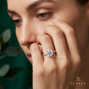 Anillo de Diamante Redondo Brillante Cultivado en Laboratorio, Banda de Oro con Media Pavé, Halo Oculto, Engaste Catedral, Anillo de Moda para Mujer - Product Image 6