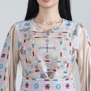 Vestido Thobe de seda bordado hasta el suelo para mujeres árabes con diseño floral, estilo árabe modesto para bodas y uso diario. - Product Image 4