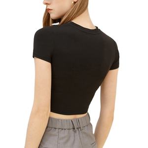 เสื้อยืดครอปเข้ารูปสำหรับผู้หญิงเสื้อครอปผ้าคอตตอนโพลีเอสเตอร์สีพื้นสำหรับฤดูร้อน - Product Image 2