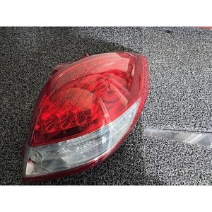 Feu arrière droit combiné pour Veloster, côté droit (feu arrière 924022V110) - Product Image 1