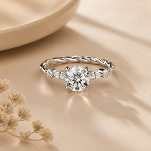 Anillo de Compromiso con Banda Trenzada y Diamante Moissanite de Corte Redondo de 2 CTW en Oro Blanco |   Elegante Anillo de Compromiso Solitario para Mujer - Product Image 1