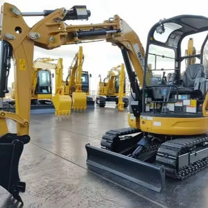 Excavatrice sur chenilles professionnelle d'occasion de 3 tonnes avec manettes de commande de précision et flèche à oscillation latérale pour travaux de construction complexes - Product Image 1