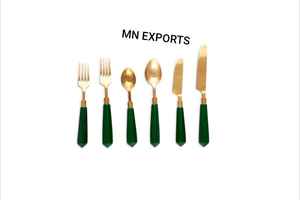 Ensemble de couverts décoratifs en résine émaillée motif ange, vaisselle élégante avec motif modèle MN EXPORTS pour fêtes, maison et hôtels - Product Image 5